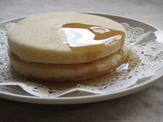 米粉パンケーキ：きなこ　メープルシロップをかけました。
