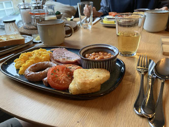 これぞイングリッシュブレックファスト！おいしいものが少ないといわれるイギリスにあって、朝食は元気の源だ。