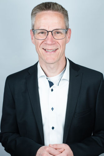 Das Bild zeigt den Fraktionsvorsitzenden Thorsten Baumgart