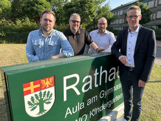 v.l.n.r.: Thomas Wolfkopf (Schatzmeister), Sven Barbaresko (Schriftführer), David Luge (Parteivorsitzender), Thorsten Baumgart (Fraktionsvorsitzender)