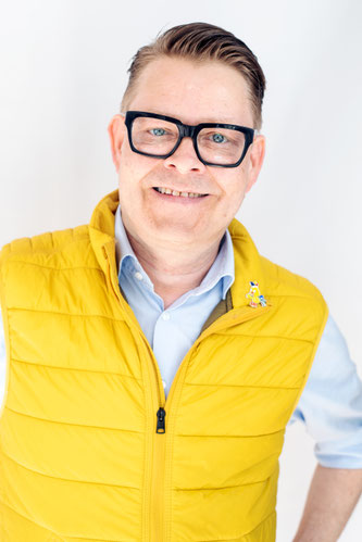 Das Bild zeigt Simon Oekenpöhler