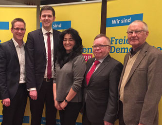 Zufrieden mit dem Parteitag zeigen sich (v.l.n.r.) der stellv. Kreisvorsitzende Thorsten Baumgart, Kreisvorsitzender Patrick Büker, stellv. kreisvorsitzende Silke Wehmeier, Schriftführer Eckhard Fuhrmann und Schatzmeister Ernst Sebbel.