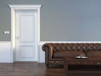 Wenn Heimwerker beim Renovieren eine neue Tür einsetzen, brauchen sie dafür nicht unbedingt einen neuen Rahmen. Es gibt nämlich elegante Alternativen. Foto: Fotolia.com
