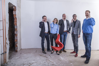 Die Führungscrew des neuen Stores in Stuttgart: Thilo Weinland, Bärbel Heck, Andreas Heck, Timm Berkmann und Steffen Bovenberg (v.l.n.r.). Foto: www.store-s.de