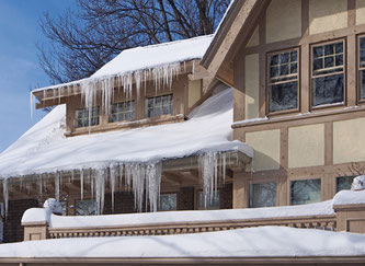 Außenleitungen sind im Winter besonders gefährdet. Aber erst bei Tauwetter zeigen sich dann die Schäden durch Minusgrade - im schlimmsten Fall können so Rohrbrüche enstehen. Foto: Fotolia.com