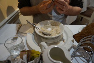 schottisches Frühstück mit Porridge