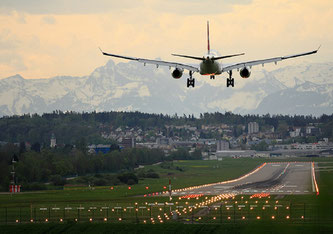 Empa und PSI arbeiten gemeinsam an synthetischem Flugtreibstoff. Foto: Pascal Meier / Unsplash