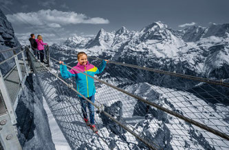 Beliebt bei Wagemutigen: Der Thrill Walk unterhalb der Station Birg Bildquelle: Schilthornbahn AG