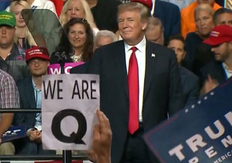 Trump-Anhänger bekennen sich oft zu QAnon