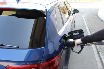 Betankung eines Gasfahrzeugs beim Mobilitätsdemonstrator «move» an der Empa. Foto: Empa