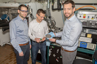 Das Forschungsprojekt wird von Ruben-Simon Kühnel, Stephan Fahlbusch und Corsin Battaglia (rechts) koordiniert. Battaglia ist Leiter der Abteilung "Materials for Energy Conversion" an der Empa