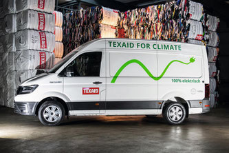 Das erste Texaid-Elektrofahrzeug der Marke MAN für den Transport von Altkleidersäcken  Bildquelle: texaid.ch