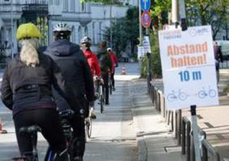 Ideales Verkehrsmittel, um Abstand zu halten und sich sportlich zu betätigen: Das Fahrrad erlebt durch die Corona-Krise einen ungeahnten Aufschwung (Foto: Shutterstock).