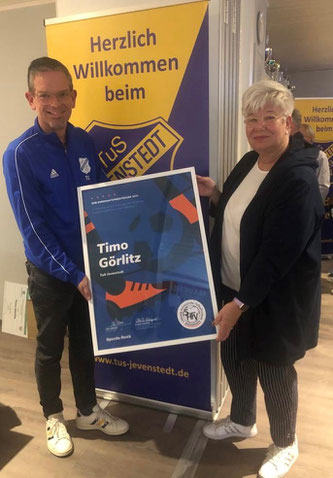 Timo Görlitz (Jugendwart) und Ulrike Krieger (Vorsitzende des SHFV-Ausschusses für Ehrenamt und Freiwilligenmanagement)