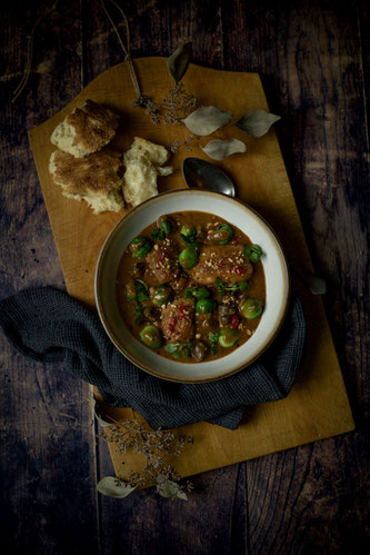 Hühnereintopf, Eintopf, Schmorgericht, Erdnuss Miso, Huhn mit Erdnüssen, Waldstauden Shoyu, Wiener Miso, Hühnergericht, Fleischgericht, Geflügel, Hühnerherzen, Hühnerherzen geschmort, Kohlsprossen