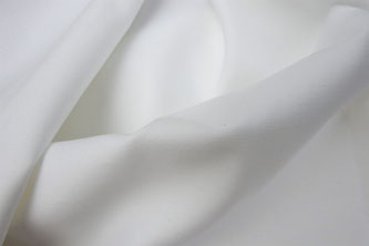 Feiner Baumwoll-Satin in weiss