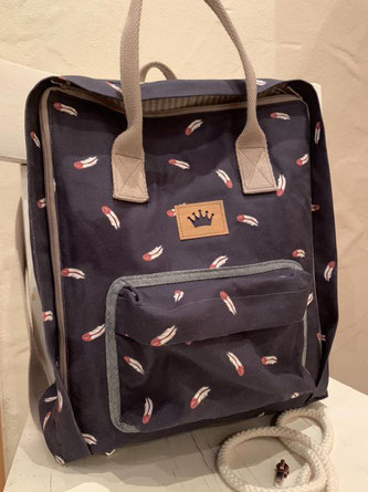 einzignartig, Einzig-n-Artig, Hachenburg, Derandererucksack, Rucksack, der andere Rucksack, Lila Lotta, Feathers, Canvas, Rucksack nähen, kostenlose Nähanleitung