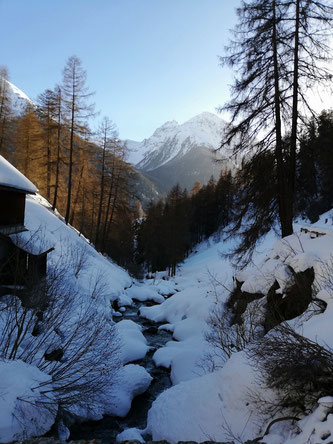 Copyright, AincaArt, Ainca Kira, Foto und Text, Writer, Photographer, Photography, Bach, Mountain Creek, Berg, Mountain, Schnee, Snow, Engadin, Engiadina, Graubünden, Grischun