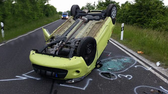 verunfallter PKW am 12. Juni 2015
