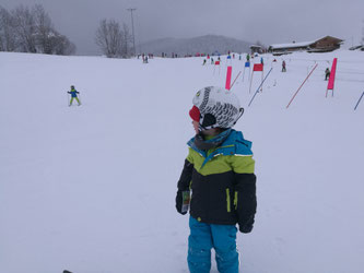 Das tapfere Ski-Kind
