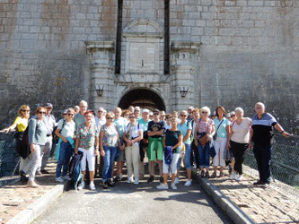 Devant l'entrée de la Citadelle