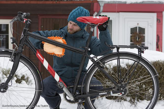 Vor dem Einlagern Fahrrad putzen.