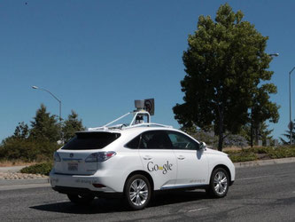 Ein selbstfahrendes Auto mit Technik von Google in Mountain View, Kalifornien. Foto: Andrej Sokolow