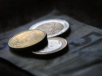 Acht Euro und fünfzig Cent: Seit dem Jahresbeginn gilt in Deutschland die Mindestlohn-Regelung. Foto: Karl-Josef Hildenbrand