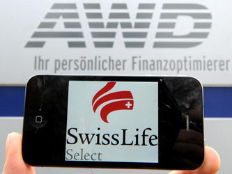 Anleger sind mit Schadenersatzklagen gegen den Finanzdienstleister und AWD-Nachfolger Swiss Life Select wegen angeblich fehlerhafter Anlageberatung gescheitert. Foto: Julian Stratenschulte/Archiv