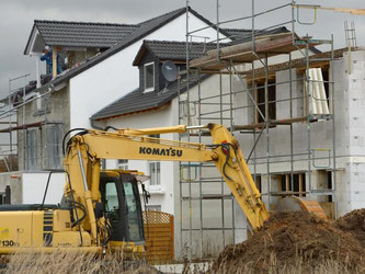 Besonders deutlich fiel der Zuwachs bei Baugenehmigungen für Einfamilienhäuser aus (plus 35,3 Prozent). Foto: Arne Dedert