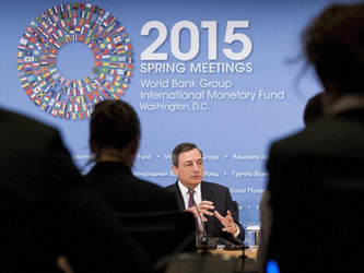 Mit Blick auf die Griechenland-Krise forderte Draghi eine Verhandlungslösung zwischen Athen und den internationalen Geldgebern. Foto: Pete Marovich