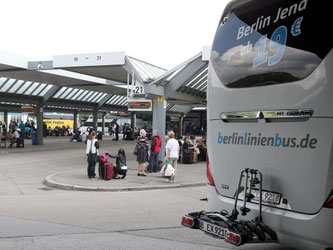 Der zentrale Busbahnhof in Berlin: Der Fernbus-Anbieter BerlinLinienBus hat seine Flotte kräftig aufgestockt. Foto: Wolfgang Kumm/Archiv