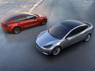 Tesla hat bislang keine Erfahrung mit der Fertigung in hohen Stückzahlen und muss sich für das «Model 3» neu aufstellen. Foto: Tesla