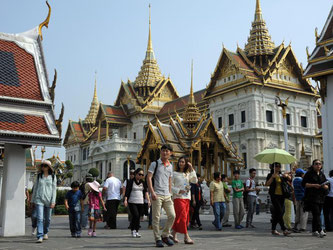 Beliebte Touristenattraktion der thailändischen Hauptstadt: Der Königspalast in Bangkok bleibt nach dem Tod von König Bhumibol zunächst geschlossen. Foto: Andrea Warnecke
