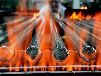 Lampenproduktion in Sachsen:  Die Elektrobranche schreibt Rekordzahlen. Foto: Hendrik Schmidt