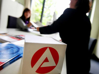 Forscher gehen von einem starken Rückgang der Arbeitslosenzahlen aus. Foto: Oliver Berg