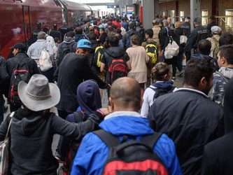 Die Regierung von Oberbayern erwartet heute allein am Münchener Hauptbahnhof bis zu 2000 Flüchtlinge. Foto: Nicolas Armer