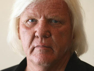 Edgar Froese (Archivfoto), der Gründer von "Tangerine Dream" und Pionier der elektronischen Musik, ist tot. Foto: Tim Brakemeier