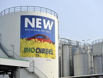 Biodiesel-Tanks in Marl. Biodiesel wird vor allem aus Raps hergestellt, aber auch aus Soja oder Palmöl. Foto: Henning Kaiser