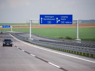 Die insgesamt 223 Kilometer lange A71 führt vom Autobahndreieck Südharz bei Sangerhausen in Sachsen-Anhalt durch Thüringen nach Schweinfurt in Bayern. Foto: Jens Schlueter/Archiv