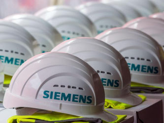 Im vergangenen Jahr hatte Siemens-Chef Kaeser bereits den Abbau von konzernweit etwa 13 000 Stellen angekündigt. Foto: Jens Büttner