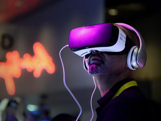 Samsungs Gear VR ist bereits auf dem Markt. Foto: Paul Buck