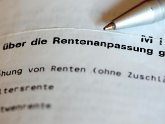 Laut Grünen-Rentenexperte Kurth wird die für dieses Jahr erwartete Rentenerhöhung von mehr als vier Prozent eine Ausnahme bleiben, «und zwar auf lange Zeit». Foto: Jens Kalaene