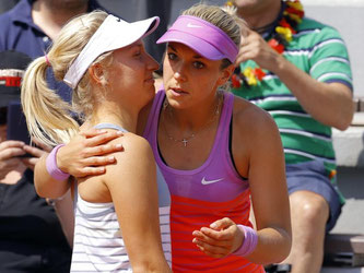 Sabine Lisicki (r) tröstet Daria Gavrilova. Foto: Robert Ghement