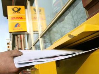 Ab Anfang nächsten Jahres müssen Postkunden für einen Standardbrief 62 Cent bezahlen. Foto: Oliver Berg