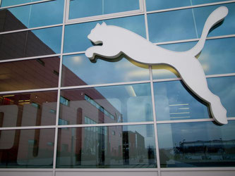 Das Logo des Sportartikelherstellers Puma. Foto: Daniel Karmann/Archiv