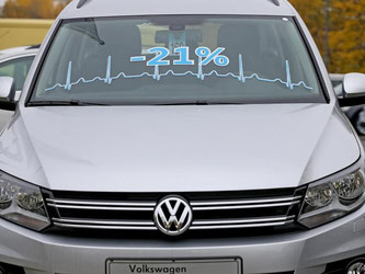 Keine großen Rabattaktionen: Trotz des Abgas-Skandals verzichtet VW auf weitreichende Kaufanreize für Neuwagen. Foto: Foto: Jan Woitas/Archiv