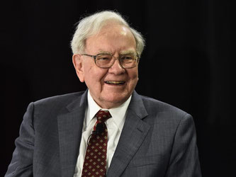 2015 ist für Warren Buffett das Jahr des 50. Dienstjubiläums. Seine Investmentgesellschaft ist mittlerweile mehr als 350 Milliarden Dollar wert. Foto: Larry W. Smith/Archiv