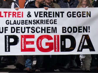 Stichwort «#schneegida»: Twitter-Nutzer reagieren mit kreativem Widerstand auf die islamfeindlichen Pegida-Demos. Foto: Arno Burgi