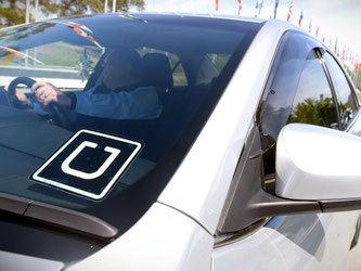 Uber setzt nun hauptsächlich auf die Vermittlung von Mietwagen mit Fahrern. Foto: Lukas Coch